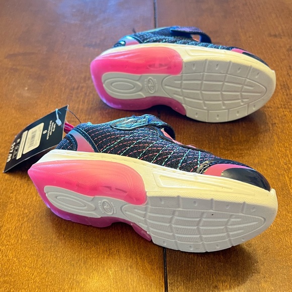 Light Up Gymshoes - Picture 4 of 4